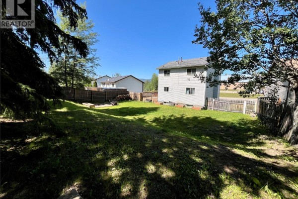 268 Murray Drive, Tumbler Ridge, BC, photo 3