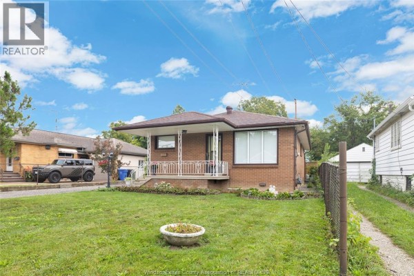 Laundry room - 2680 Jos St. Louis, Windsor, ON N8T2M6 Photo 3