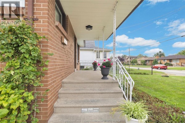 Kitchen - 2680 Jos St. Louis, Windsor, ON N8T2M6 Photo 4