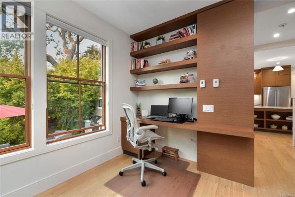 Ensuite - 2680 Margate Ave, Oak Bay, BC V8S3A7 Photo 5