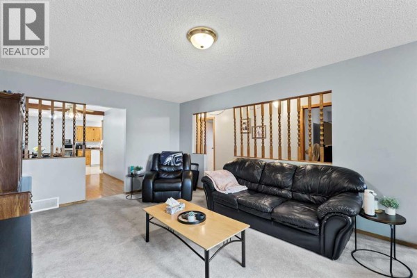 Bedroom - 2685 15 Avenue Se, Medicine Hat, AB T1A4C7 Photo 4