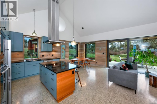 Loft - 2689 Anderson Rd, Sooke, BC V9Z1G2 Photo 4