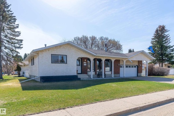 Dining room - 269 Centennial Dr, Wetaskiwin, AB T9A2J8 Photo 2