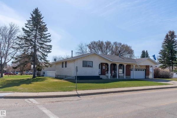 Kitchen - 269 Centennial Dr, Wetaskiwin, AB T9A2J8 Photo 3