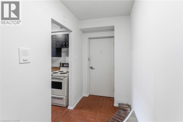 4pc Bathroom - 269 Parkdale Avenue N Unit# 303, Hamilton, ON L8H5X6 Photo 5
