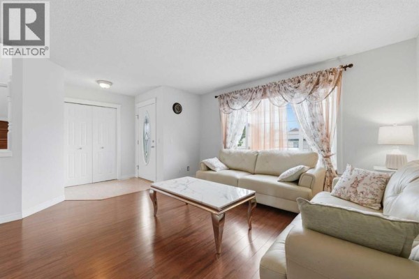 Kitchen - 269 Tarington Close Ne, Calgary, AB T3J3Z2 Photo 3