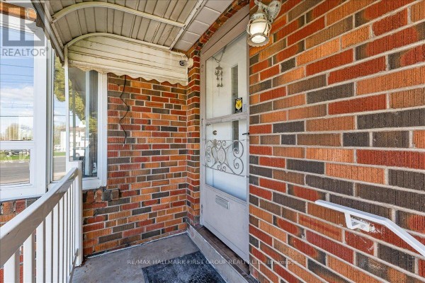 2690 Islington Avenue, Toronto, ON M9V2X5 Photo 3