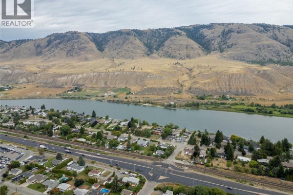 2690 Thompson Drive, Kamloops, BC, photo 2