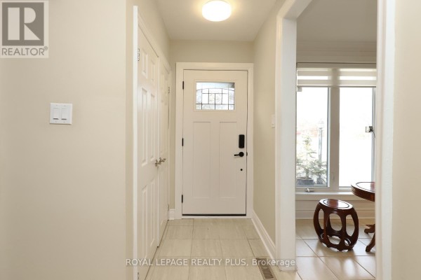 Primary Bedroom - 2694 Truscott Drive, Mississauga, ON L5J2B7 Photo 5