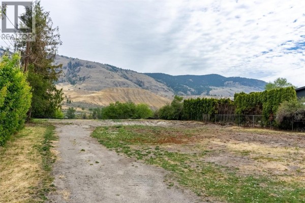 2696 Thompson Drive, Kamloops, BC, photo 3
