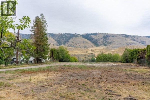 2696 Thompson Drive, Kamloops, BC V2C4L5 Photo 4
