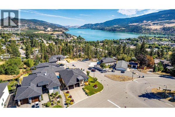 Full bathroom - 2698 Koyama Road, Lake Country, BC V4V1H5 Photo 4