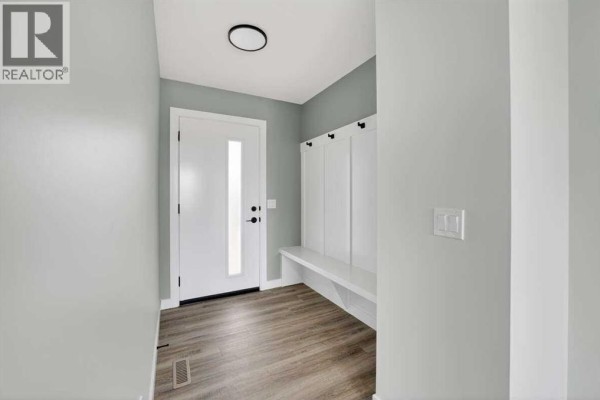 Foyer - 26b Poplar Ridge Close, Didsbury, AB T0M0W0 Photo 4