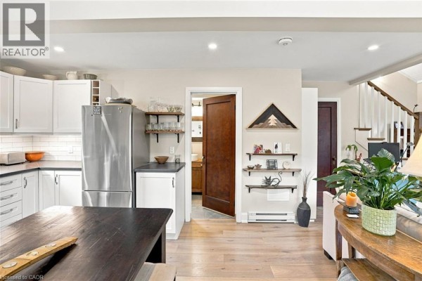 26r Kenmore Road, Hamilton, ON L8S3T7 Photo 5