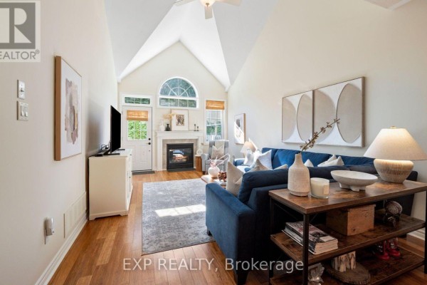 Primary Bedroom - 27 - 110 Napier Street W, Blue Mountains, ON N0H2P0 Photo 4