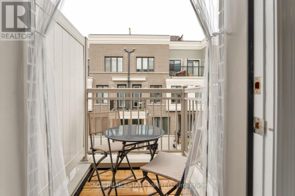 27 - 140 Long Branch Avenue, Toronto, ON, photo 3