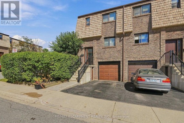 Living room - 27 - 1518 Sixth Line, Oakville, ON L6H2P2 Photo 2