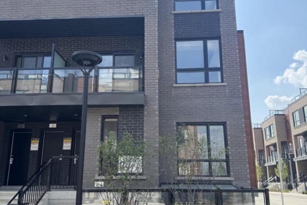 27 - 17 Lytham Green Circle, Newmarket