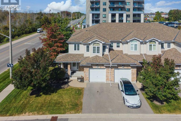 Living room - 27 - 20 Shackleton Drive, Guelph, ON N1E0C5 Photo 4