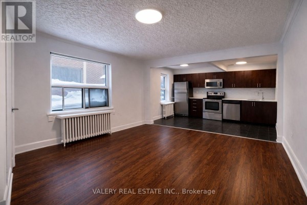 Dining room - 27 - 2404 Queen Street E, Toronto, ON  Photo 2