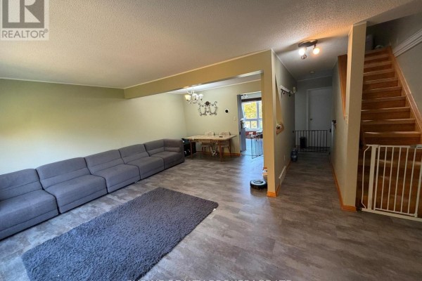 Living room - 27 - 536 Third Street, London East, ON N5V4R5 Photo 4