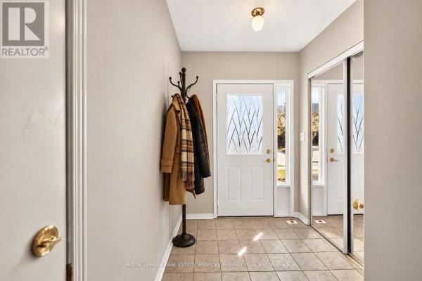Dining room - 27 - 819 Village Green Boulevard, Mississauga, ON L5E3H7 Photo 3