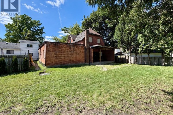 27 & 31 Wade Street, Chatham, ON N7M3T6 Photo 5