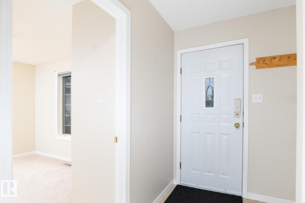 Kitchen - #27 13217 155 Av Nw, Edmonton, AB T6V1E6 Photo 3
