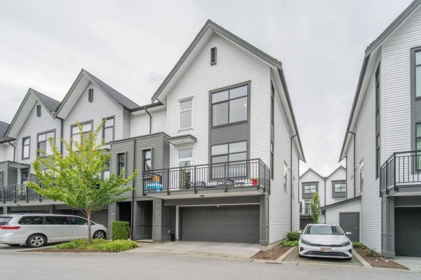 27 17555 57a Avenue, Surrey, BC V3S7V2 Photo 2