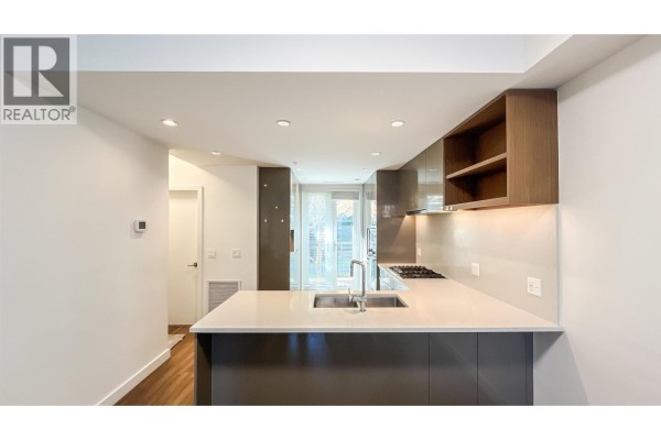 27 388 W 64th Avenue, Vancouver, BC V5X2L9 Photo 3