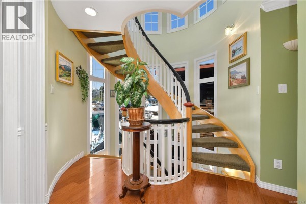 27 453 Head St, Esquimalt, BC, photo 2