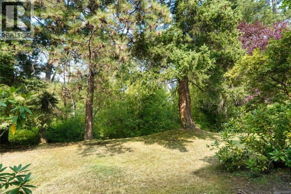Bedroom - 27 610 Mckenzie Ave, Saanich, BC V8Z2A7 Photo 5