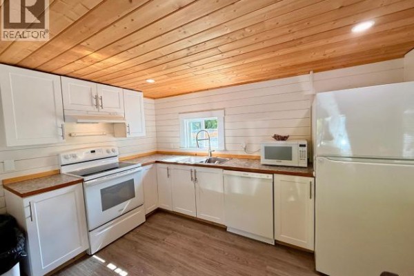 4pc Bathroom - 27-6263 Lund, Powell River, BC V8A4T3 Photo 4