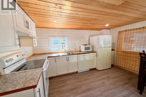 Bedroom - 27-6263 Lund, Powell River, BC V8A4T3 Photo 5