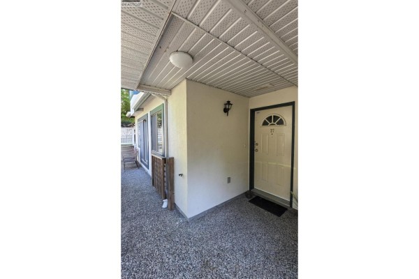 27 7520 18th Street, Burnaby, BC V3N4X7 Photo 2
