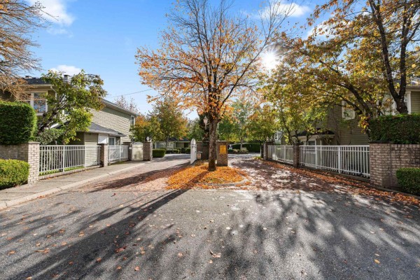 27 8428 Venture Way, Surrey