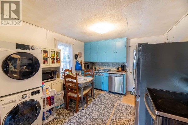 27 Ahmic St Street W, Magnetawan, ON P0A1P0 Photo 4