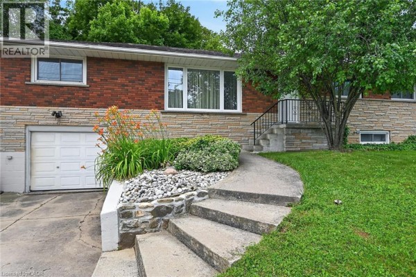 27 Ainslie Avenue, Hamilton, ON, photo 3