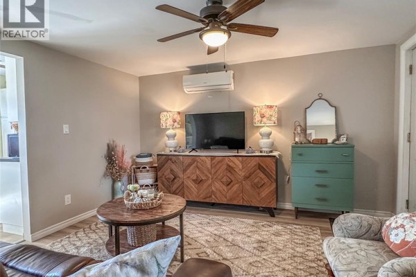 3pc Bathroom - 27 Babbitt Street, Wallaceburg, ON N8A2L4 Photo 4