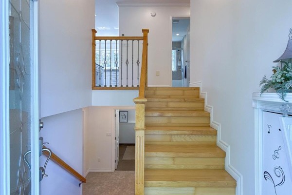 Bath (# pieces 1-6) - 27 Beer Street, Charlottetown, PE C1A8Z4 Photo 4