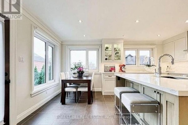 Kitchen - 27 Berczy Street, Barrie, ON L4M3P6 Photo 5