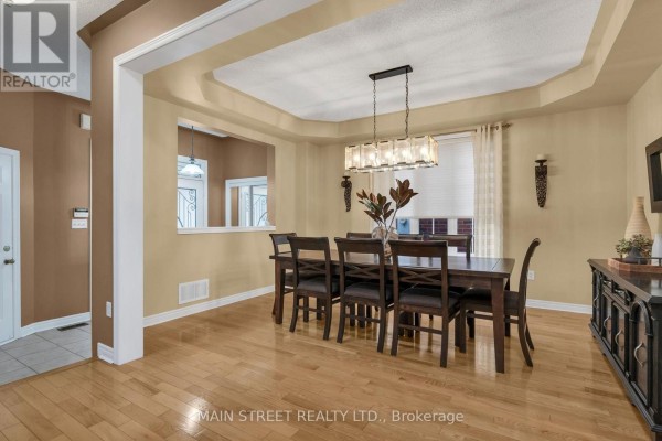 Dining room - 27 Blackbird Crescent, Richmond Hill, ON L4E4B2 Photo 4