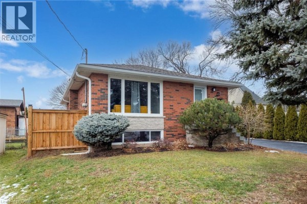 27 Blenheim Drive, Stoney Creek, ON, photo 2