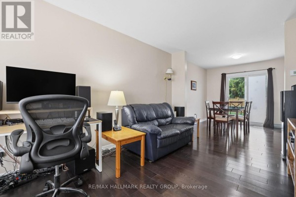 Bedroom - 27 Brando Crescent, Ottawa, ON K1T2C9 Photo 5