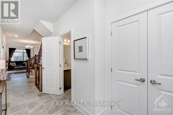 Dining room - 27 Brixton Way, Ottawa, ON K2S2P1 Photo 2