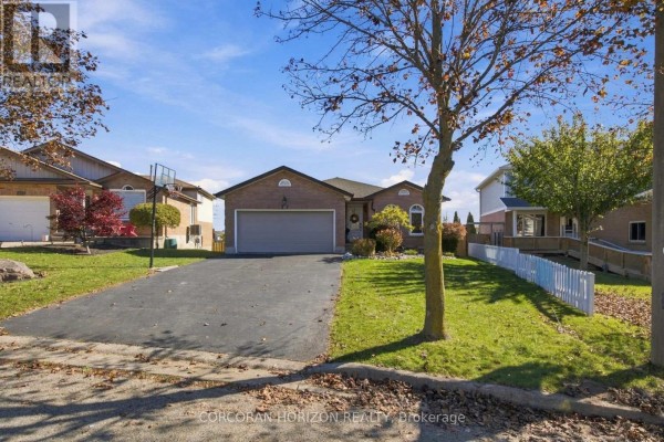 Recreation room - 27 Costain Court, Kitchener, ON N2N3A5 Photo 3