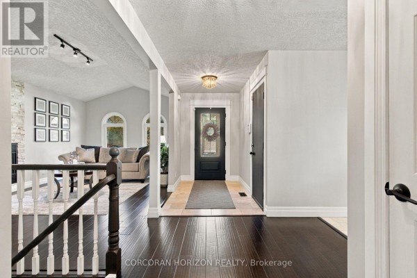 3pc Bathroom - 27 Costain Court, Kitchener, ON N2N3A5 Photo 4