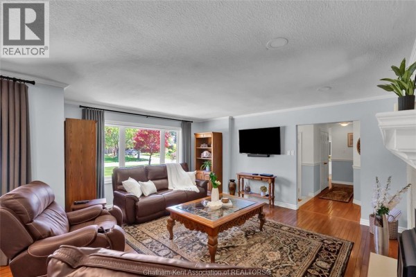 Den - 27 Cramar Crescent, Chatham, ON N7M6G3 Photo 4