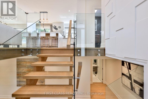 Kitchen - 27 Delair Crescent, Markham, ON L3T2M3 Photo 3
