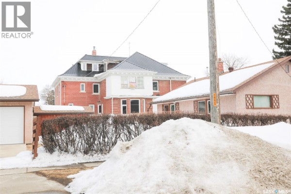 27 Dunlop Street E, Yorkton, SK S3N0B1 Photo 4